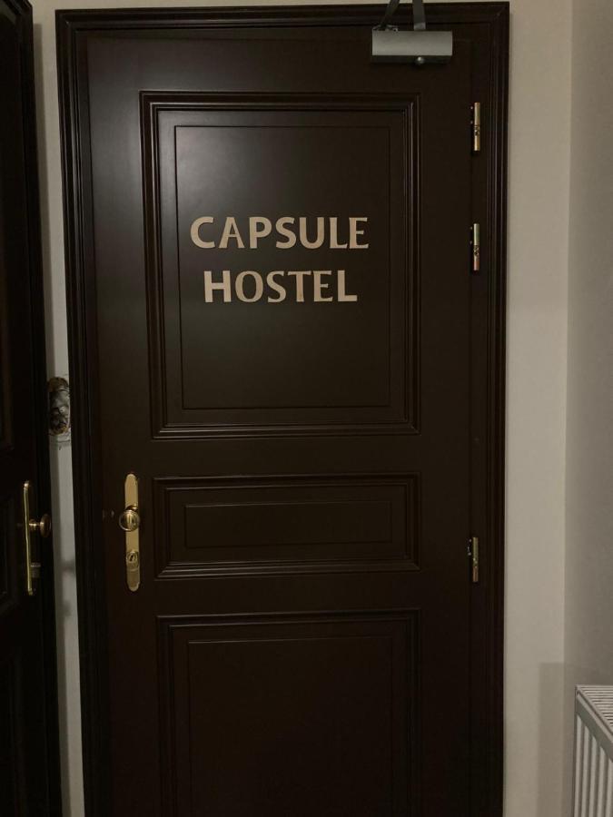 Capsule Hostel Zizkov Tower Prag Exterior foto